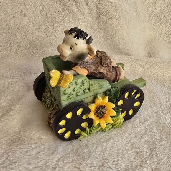 jenkins Other - Charming Cow Figurine on Green Wagon Y2K